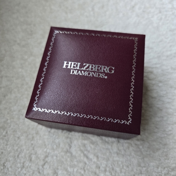 Helzberg Diamonds 10K White Gold Necklace with a 1/4 CTW Diamond Heart Pendant - Picture 6 of 10